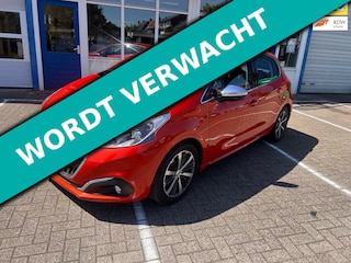Peugeot 208 1.2i 110pk Allure 5-deurs Clima Leder Navi Trekhaak 2e eig.