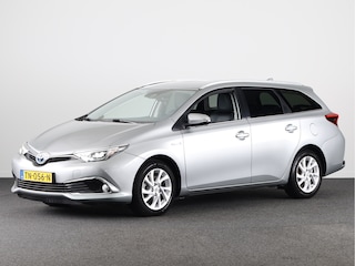 Toyota Auris Touring Sports 1.8 Hybrid Executive | Half lederen bekleding | Parkeersensoren V+A | Navigatie | Stoelverwarming |