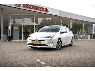 Toyota Prius 1.8 Full Hybrid Executive Automaat | Headup Display | Afneembare Trekhaak | NL Auto | JBL | PDC voor en achter | Camera