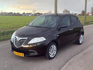 Lancia Ypsilon 0.9 TwinAir Silver APK 09-2025 Airco NAP