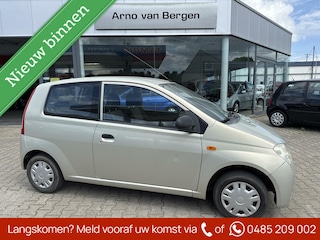 Daihatsu Cuore 1.0-12V Tokyo, automaat, stuurbekrachtiging, electrische ramen en spiegels.
