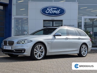 BMW 5-serie Touring 520i Luxury Edition | Panoramadak | Elek. Trekhaak | Dealeronderhouden | Camera