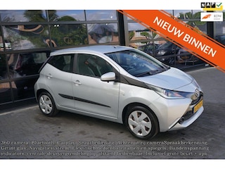 Toyota Aygo 1.0 VVT-i x-play, Airco, 360 camera, Bluetooth, Navigatie