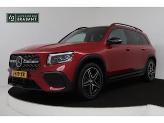 Mercedes-Benz GLB 200 Business Solution AMG (PANORAMADAK, SFEERVERLICHTING, TREKHAAK, STOELVERWARMING, GOED ONDERHOUD)