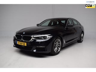 BMW 520i 184PK AUT8 M-SPORT ORG.NED / NAP / CAMERA / HEAD-UP / VIRTUAL / LEER / SFEERVERLICHTING / ADAPT.CRUISE