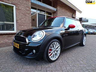 Mini Mini/Clubman/Coup?/Countryman/ 1.6 Leder / Navi / Panoramadak