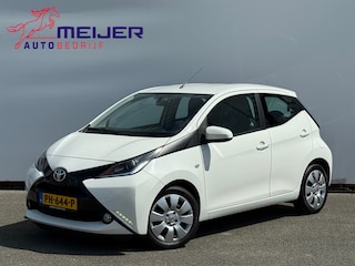 Toyota Aygo 1.0 VVT-i x-play LED | Airco | 5 Deurs | Achteruitrij Camera !!
