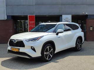 Toyota Highlander 2.5 AWD Hybrid PREMIUM LEER STOELVERW/KOELING PANODAK 360° CAMERA STUURVERW 20'' LM-VELGEN NAVI APPLE/ANDROID JBL-AUDIO EL-STOEL EL-ACHTERKLEP PARK-SENSOREN