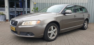 Volvo V70 2.4D MOMENTUM