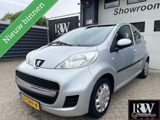 Peugeot 107 1.0-12V Sportium