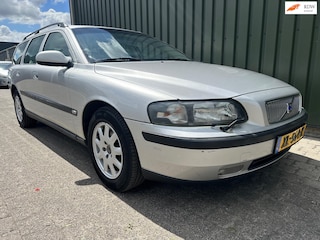 Volvo V70 2.4 Comfort Line Automaat met Nieuwe APK