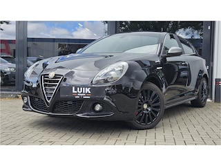 Alfa Romeo Giulietta 1.4 Turbo QV Line + KUIPSTOELEN + ALCANTARA + LED