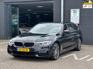BMW 5-serie Touring 520i High Executive/M-PAKKET/2E EIG/PANO-DAK/CARPLAAY/NL-AUTO NAP!!