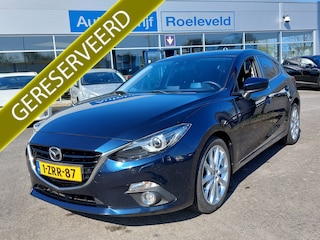 Mazda 3 2.0 SkyActiv-G 120pk GT-M | 1ste Eigenaar | BOSE Sound | Navi | Bi-Xenon | Clima | Cruise | Leder+Verwarmd+Elek.Verstel | Keyless Entry | Pdc V+A+Camera | Dodehoek+Rijstrooksensor | 18''lm