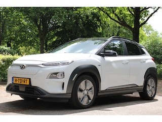 Hyundai Kona EV Premium 64 kWh | LEDER | CAMERA | ADATIPVE CRUISE | STOELVERW + VERKOELING! | HEAD-UP | FULL OPTION! | PRACHTIGE STAAT!
