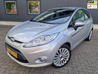 Ford Fiesta 1.6 Titanium, trekhaak, airco, bijtel vriendelijk!