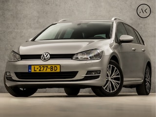 Volkswagen Golf Variant 1.2 TSI Sportline Automaat (APPLE CARPLAY, NAVIGATIE, CLIMATE, STOELVERWARMING, GETINT GLAS, SPORTSTOELEN, CRUISE, PARKEERSENSOREN, LM VELGEN, NIEUWSTAAT)