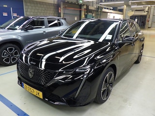 Peugeot 308 SW GT EV 54 kWh 156 | Navi | Camera | Verw. voorstoelen | Stuur verw. | Leder/Alcantara | PDC V+A | Climate control | DAB | Full-LED koplampen |