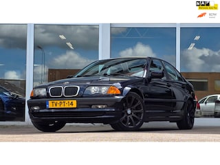 BMW 318i Executive Clima 17"LM velgen