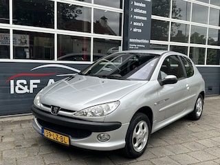 Peugeot 206 1.4 Quiksilver Nieuw Apk 5/2026