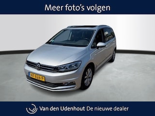 Volkswagen Touran 1.2 TSI 110pk Connected Series 7 Persoons / Panoramadak / LED / Trekhaak
