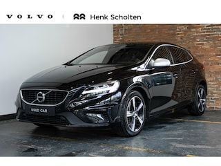 Volvo V40 T3 Automaat Polar+ Sport Panorama Dak | Verwarmbare Voorstoelen | R-Design Exterieur | Navigatiesysteem | Parkeersensoren | Keyless Entry | Electronic Climate Control | Achteruitrijcamera | Cruise Control | Getint Glas Achter