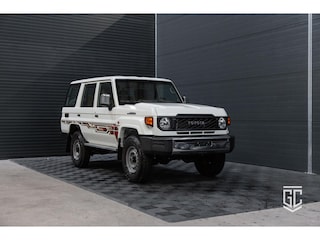 Toyota Land Cruiser GRJ76 E