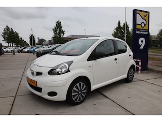 Toyota Aygo 1.0-12V Access Sparco NL auto, NAP, Nieuwe APK Lente aanbieding!