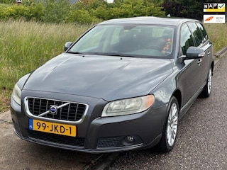 Volvo V70 2.4 D5 Automaat ECC Audio/CD Electric pakket Leder ESP ABS LMV 17" TCS Cruisecontrol Trekhaak Dealeronderhoud Nieuwe Apk