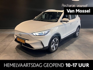 MG ZS EV Standard Range Luxury 50 kWh | Panoramadak | Leder | Navi | 360 Camera | Led Koplampen |