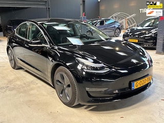 Tesla Model 3 Long Range Dual Motor AWD 75 kWh 19" LM velgen Mooi!