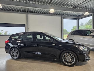 Ford Focus Wagon 1.0 EcoBoost ST Line Business