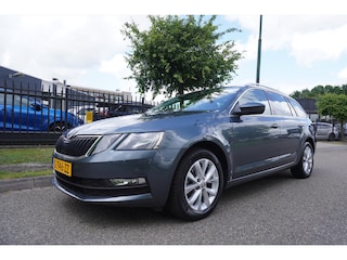 Skoda Octavia Combi 1.0 TSI Greentech 115pk DSG-7 Clever Edition Automaat Trekhaak Apple Carplay