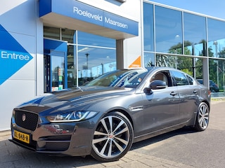 Jaguar XE 2.0 D 163pk Automaat Portfolio Premium Business Pack | Origineel NL | Navi | Bi-Xenon | Clima | Cruise | Leder+Verwarmd+Elek.Verstel | Pdc V+A+Camera | Rijstrook+Licht+Regensensor | 19''lm