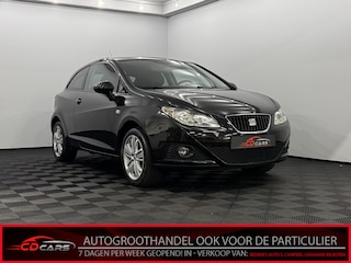 Seat Ibiza SC 1.4 Good Stuff Airco, Cruise control, Parkeersensoren, Lichtmetalen velgen, Mistlamp, Radio