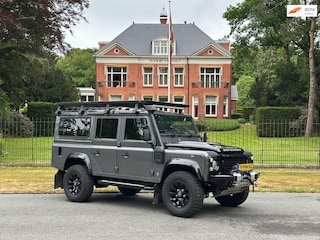 Land Rover Defender 2.2 D SW 110" Adventure Edition