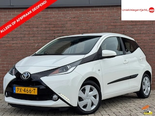 Toyota Aygo 1.0 VVT-i x-play AUTOMAAT | NL-AUTO! | CAMERA!