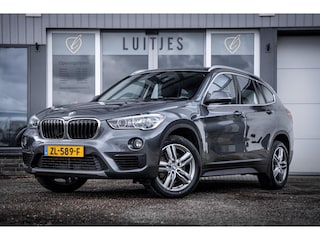 BMW X1 SDrive20i High-Executive Trekhaak I Head-up I NL-auto I Dealer-ond. I Elek.-A.klep I Sportstoelen