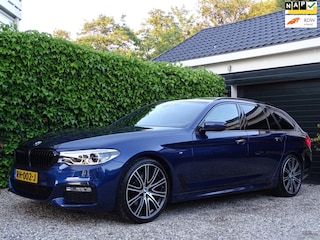 BMW 5-serie Touring 520i High Executive | M-pakket | Head-up | Panodak | Sfeerverlichting