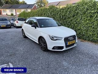 Audi A1 1.6 TDI Ambition Pro Line | Xenon | Navi | Competition Kit | Autom. Airco | LMV | PDC | Sportstoelen | Stoelverwarming | Nieuwe APK | Hemelvaartsdag open op afspraak!!
