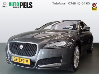 Jaguar XF 3.0d Portfolio 300pk!!, Full options, Nederlandse auto, Uniek 136.000km, Automaat, Navigatie, Clima controle, Cruise controle, Xenon, Elek stoelen, Verwarmde voorstoelen. Achteruitrijcamera, Ledere bekleding, Schuif Bovag afleverpakket 695,-