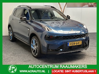 Lynk & Co 01 1.5 ZWARTE HEMEL, 6,6kW 60 STUKS OP VOORRAAD ! VOL OPTIES ! 360 CAMERA ADAPTIVE CRUISE CONTROL PANORAMA SCHUIF/KANTELDAK APPLE CARPLAY/ANDROID RIJSTROOKSENSOREN ZEER MOOI !! Brgl