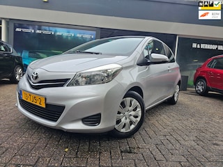 Toyota Yaris 1.3 VVT-i Aspiration | 2E EIEGENAAR | 12 MND GARANTIE | NAVI | AIRCO | CRUISE |