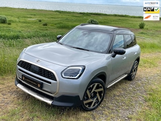 Mini Countryman C Aut. Favoured Trim + Package L Harman Kardon / Panoramadak / 19" LMV / Driving Assistant
