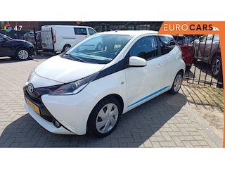 Toyota Aygo 1.0 VVT-i x-play Groot scherm met Camera Airco Electrisch pakket 5 deurs