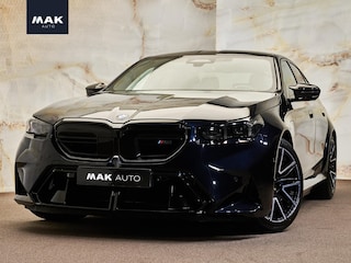BMW 5-serie Limousine V8 M Hybrid, PPF, carbon extr., B&W, 21'', tr.haak, stl.ventilatie, memory, keyless, leder, privacy