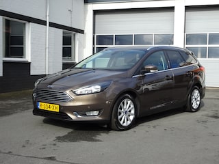 Ford Focus Wagon 1.0 Titanium Automatische airco, navigatie, cruise controle, licht metalen velgen, parkeersensoren voor en achter, stoelverwarming, stuurwiel verwarming, enz.