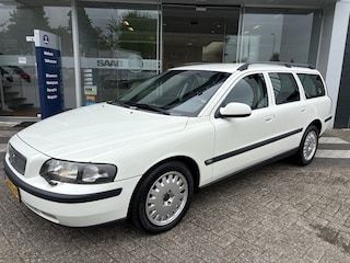 Volvo V70 2.4 Trekhaak/Airco/Parrot