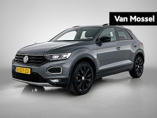 Volkswagen T-Roc 1.5 TSI Sport | Black Style | Panorama Schuif/Kantel Dak | LED-Verlichting | Sport Interieur Pack | Digital Cockpit PRO | Navigatie