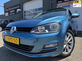 Volkswagen Golf Variant 1.2 TSI Business Edition met elec panoramadak en parkeersensoren / camera en navigatie en bluetooth